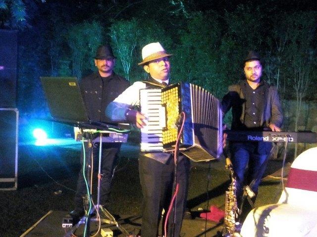 indian accordion player himachal-pradesh