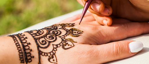 famous mehndi artist himachal-pradesh